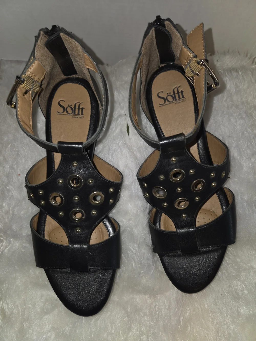 Sofft Black T-Strap Grommet Low Wedge Sandals